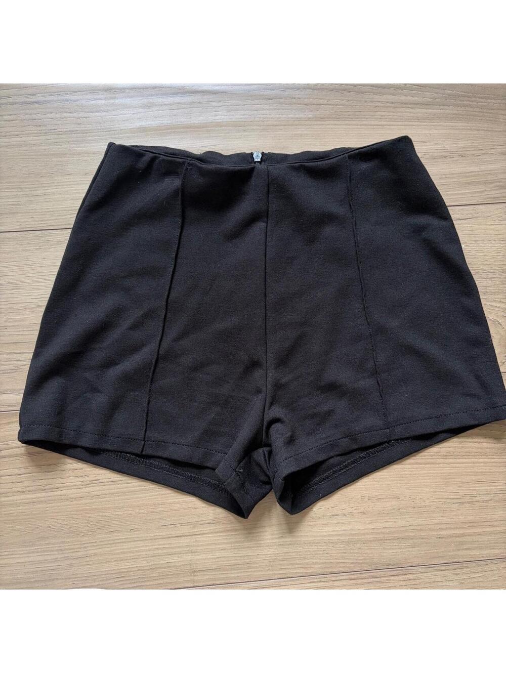 Y2K MINIMALIST MICRO SHORTS